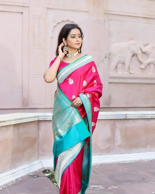 Pink_Embellished_Banarasi_Jacquard_Saree_(Pink)